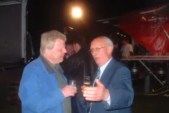 2001_00216